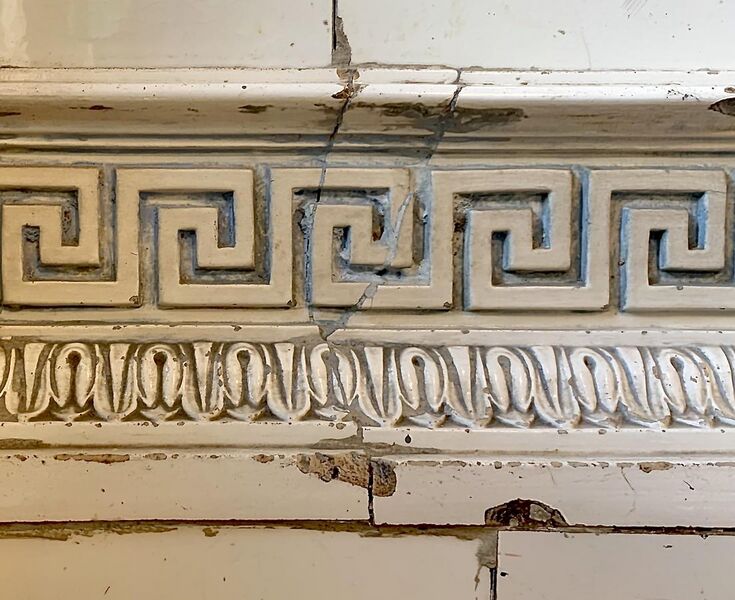 File:Greek key on a stove in the in the D.A. Sturdza House, in Bucharest.jpg