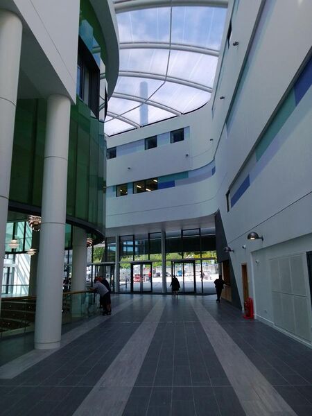 File:The Robert Gordon University, Riverside East building atrium, Image 1.jpg