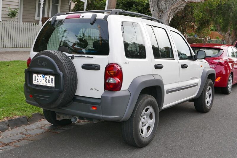 File:2001 Jeep Cherokee (KJ) Sport wagon (2015-11-11) 02.jpg