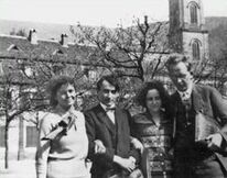 Photo of Hannah with student friends at the university at Heildelberg in 1928