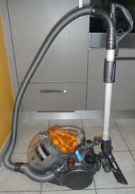 Dyson DC19 vacuum cleaner.jpg