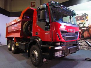 Iveco Trakker 500 Hi-land 2014 (14054024638).jpg