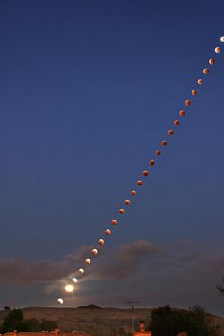 Lunar-eclipse-2004.jpg