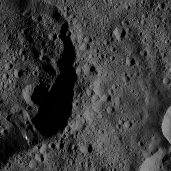 File:PIA20669-Ceres-DwarfPlanet-Dawn-4thMapOrbit-LAMO-image89-20160325.jpg