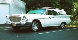 1961 Chrysler Newport Town & Country.jpg