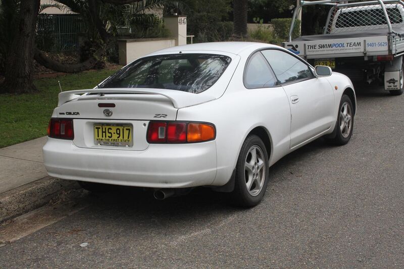 File:1994 Toyota Celica (ST204R) ZR liftback (20096346719).jpg