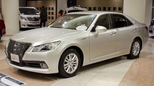 2012 Toyota Crown-Royal 01.jpg