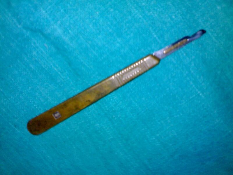 File:Medical instrument Scalpel.jpg