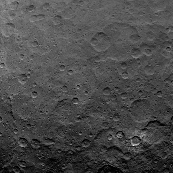 File:PIA19628-Ceres-DwarfPlanet-Dawn-2ndMappingOrbit-image51-20150606.jpg