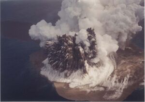 The eruption of Fukutoku-Oka-no-Ba 01.jpg
