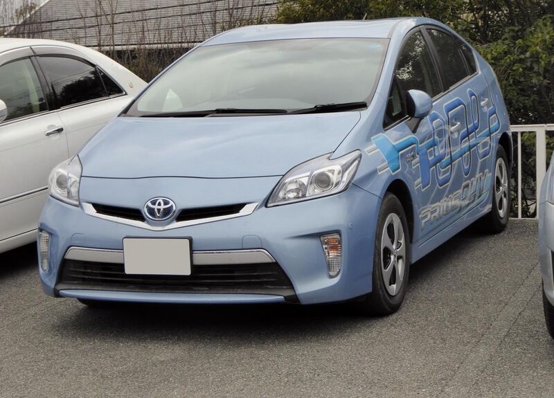 File:Toyota PRIUS PHV G (ZVW35) front.JPG