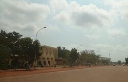 Avenue des Martyrs, Bangui - Mapillary (iFGdvn67lwX7WP35mKQrHQ).jpg