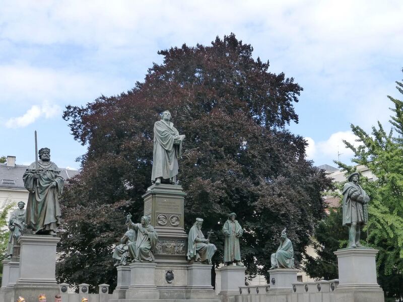 File:Martin-Luther-Denkmal, Worms.JPG