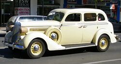 1936 Chrysler Airstream.jpg