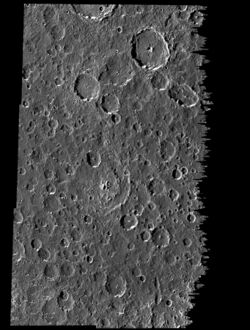 Cratered plains PIA00745.jpg