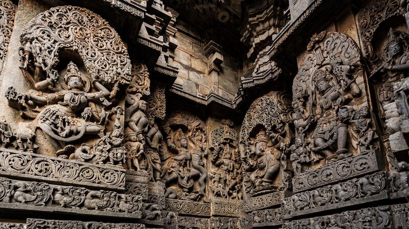 File:Exteriors Carvings of Shantaleshwara Shrine 02.jpg