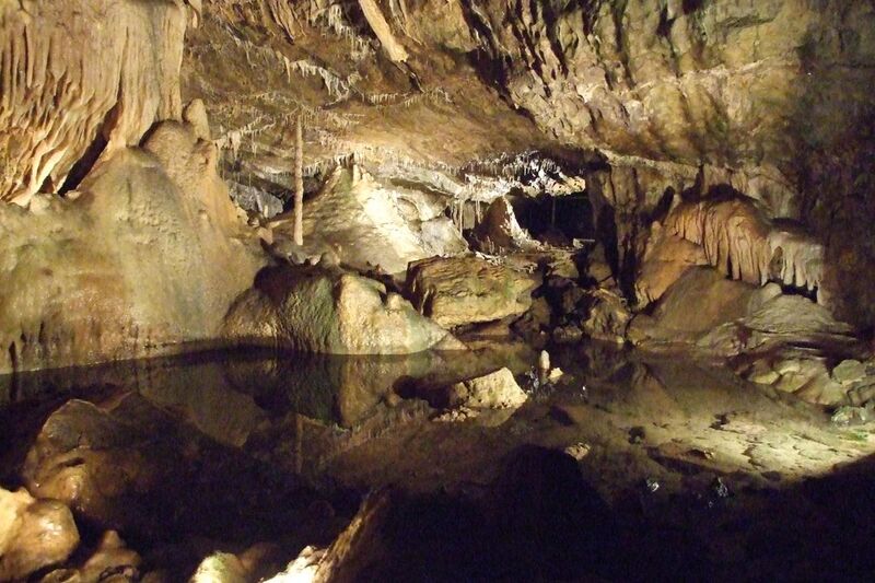 File:Hotton-Caves-14.JPG