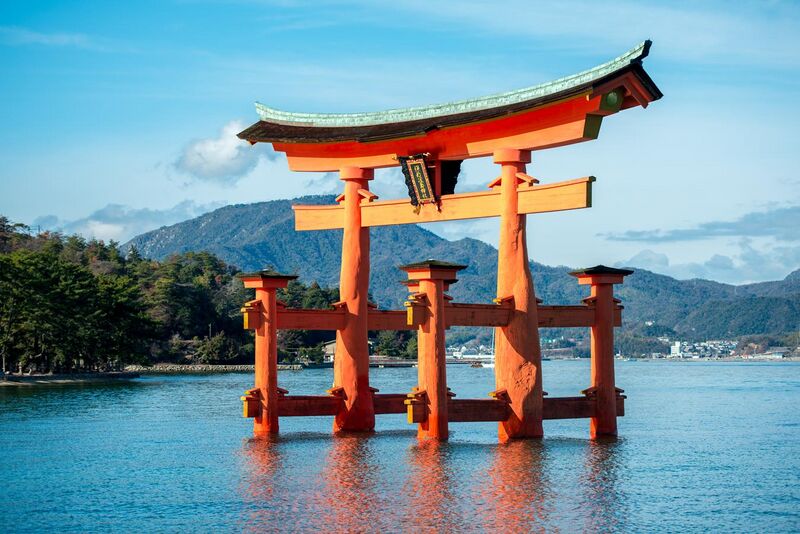 File:Itsukushima Gate.jpg