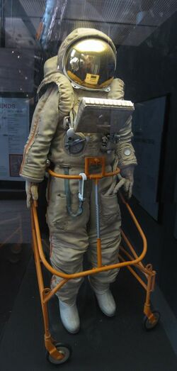 Krechet-94 space suit, NASM.jpg