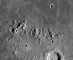 Montes Carpatus (LRO).png