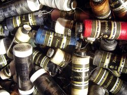 Bobinas de hilo de algodón mercerizado - Cotton thread reels.jpg