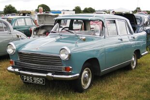 Morris Oxford Series V as in early Pinifarina 1489cc mfd 1959.JPG