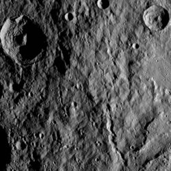 PIA20125-Ceres-DwarfPlanet-Dawn-3rdMapOrbit-HAMO-image63-20151005.jpg