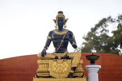 Phaya Thean Statue.jpg