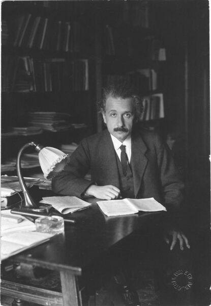 File:Albert Einstein photo 1920.jpg