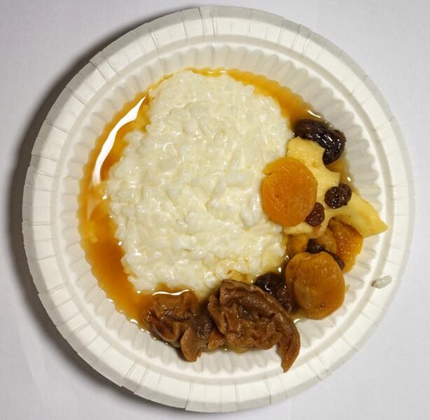 File:Rice porridge - mixed fruit soup.jpg