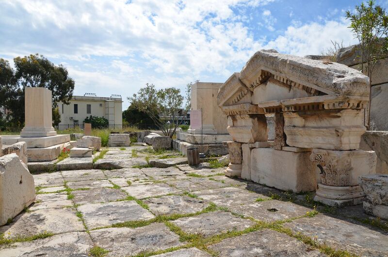 File:The ruins of the East Triumphal Arch built by Antoninus Pius outside the Sanctuary of Demeter and Kore, Eleusis (16148912546).jpg