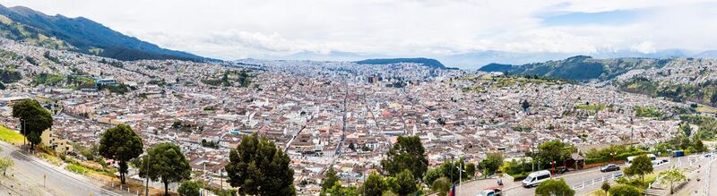 File:Vista de Quito desde El Panecillo, Ecuador, 2015-07-22, DD 34-37 PAN.JPG