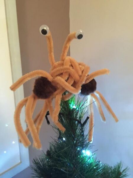 File:Flying Spaghetti Monster Tree Topper.jpg