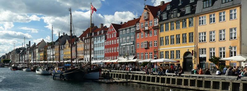 File:Nyhavn-panorama.jpg