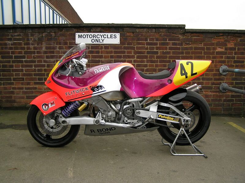 File:Steven Linsdell Flitwick Motorcycles Yamaha GTS Isle of Man TT Racing Motorcycle Olie Oliver Linsdell.jpg