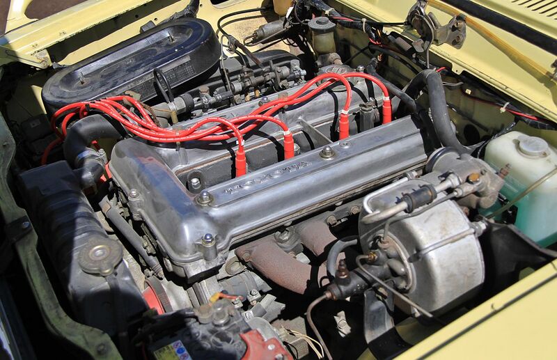 File:Toyota 9R engine.jpg