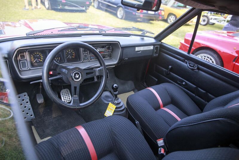 File:1976 Fiat 131 Abarth Rally Stradale in Rosso Aranci, interior2.jpg