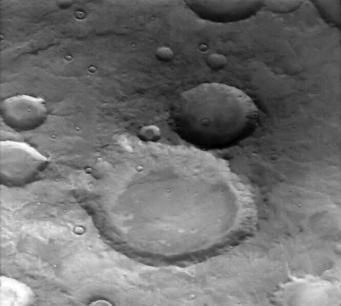 File:Huxley crater 545B06.jpg