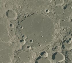 Lyot crater as15-96-13093.jpg