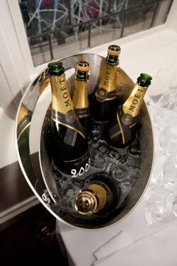 Moet 2002 (6431180813).jpg