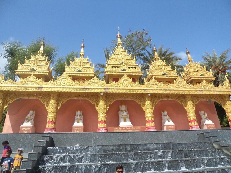 File:Amazing monuments in the Global Vipassana Pagoda.jpg