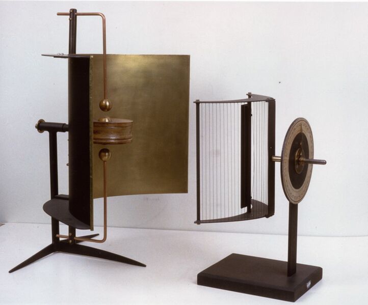File:Oscillatore di Righi con riflettore parabolico - Museo scienza tecnologia Milano 08757 1.jpg