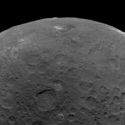 PIA19627-Ceres-DwarfPlanet-Dawn-2ndMappingOrbit-image50-20150609.jpg