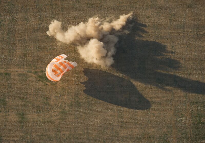 File:Soyuz TMA-07M touchdown.jpg