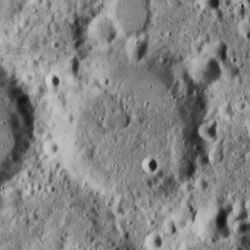 Büsching crater 4095 h2.jpg