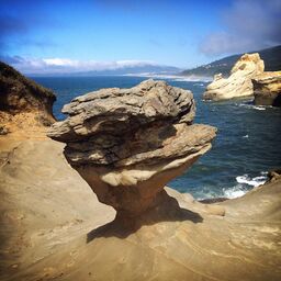 Duckbill (rock formation at Cape Kiwanda State Natural Area), 2014-08-27 iPhone.jpg