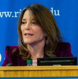 Marianne Williamson (46644134).jpg