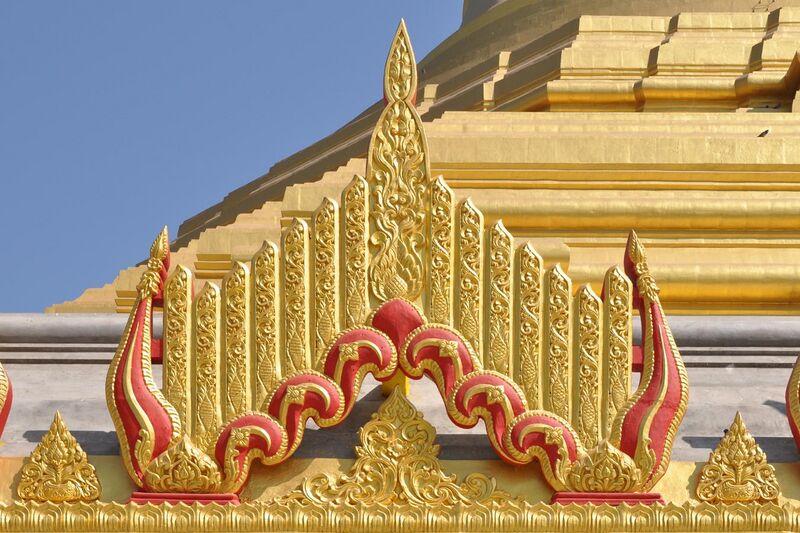 File:Motif on Global Vipassana Pagoda.jpg