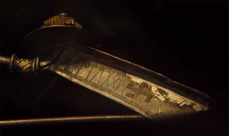 File:Silver fibula (brooch) from Værløse, Zealand, Denmark (DR EM85;123).jpg