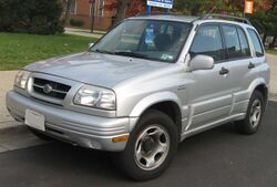 99-01 Suzuki Grand Vitara.jpg